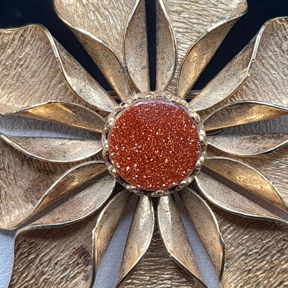 Vintage Goldstone Flower Brooch, Floral Pin, 1950s Jewelry - Picture 3 of 8